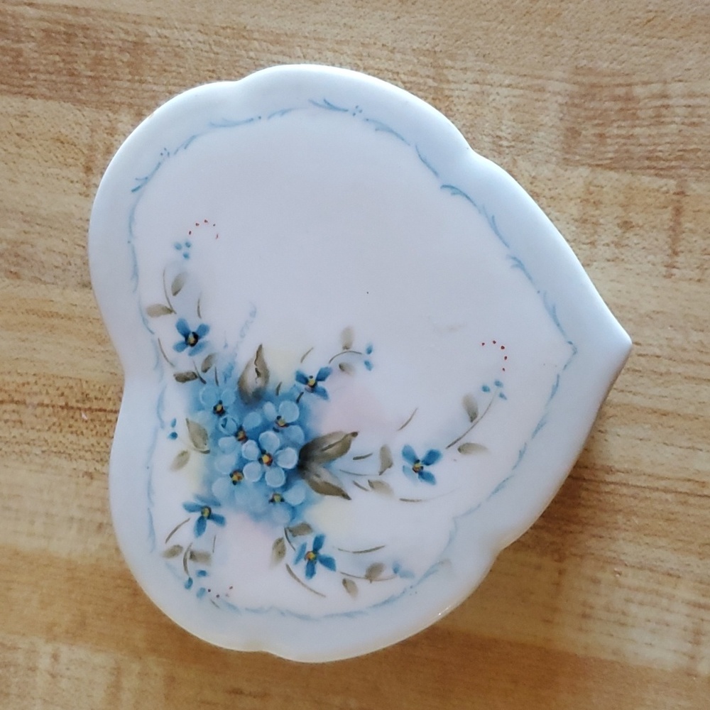 Vintage trinket box